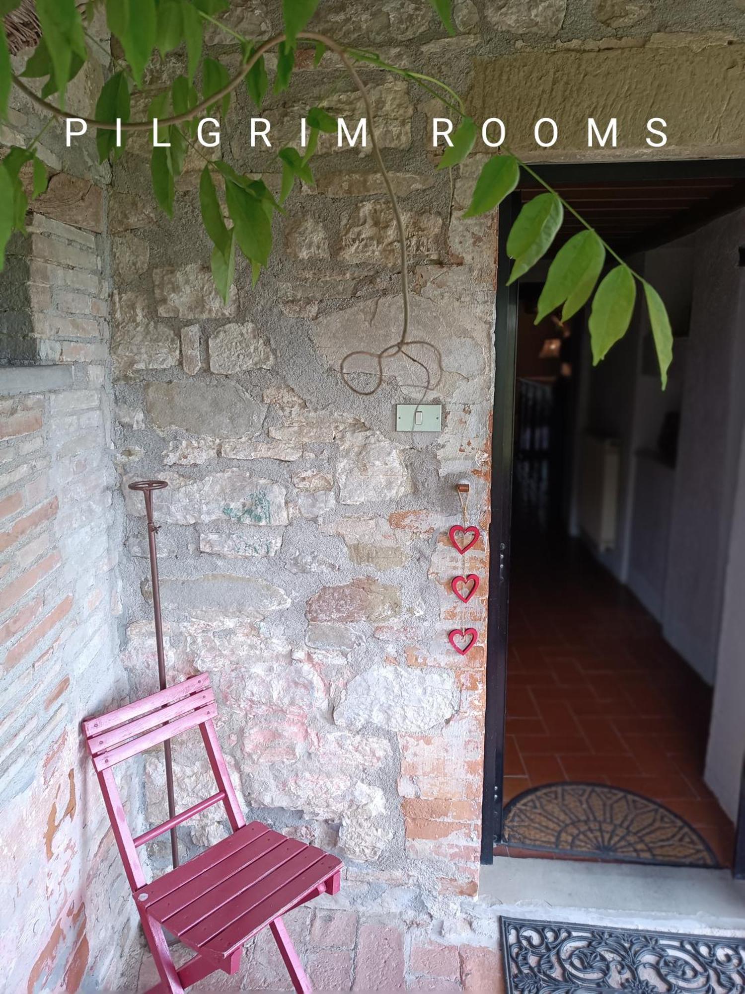 Pilgrim Rooms グッビオ エクステリア 写真